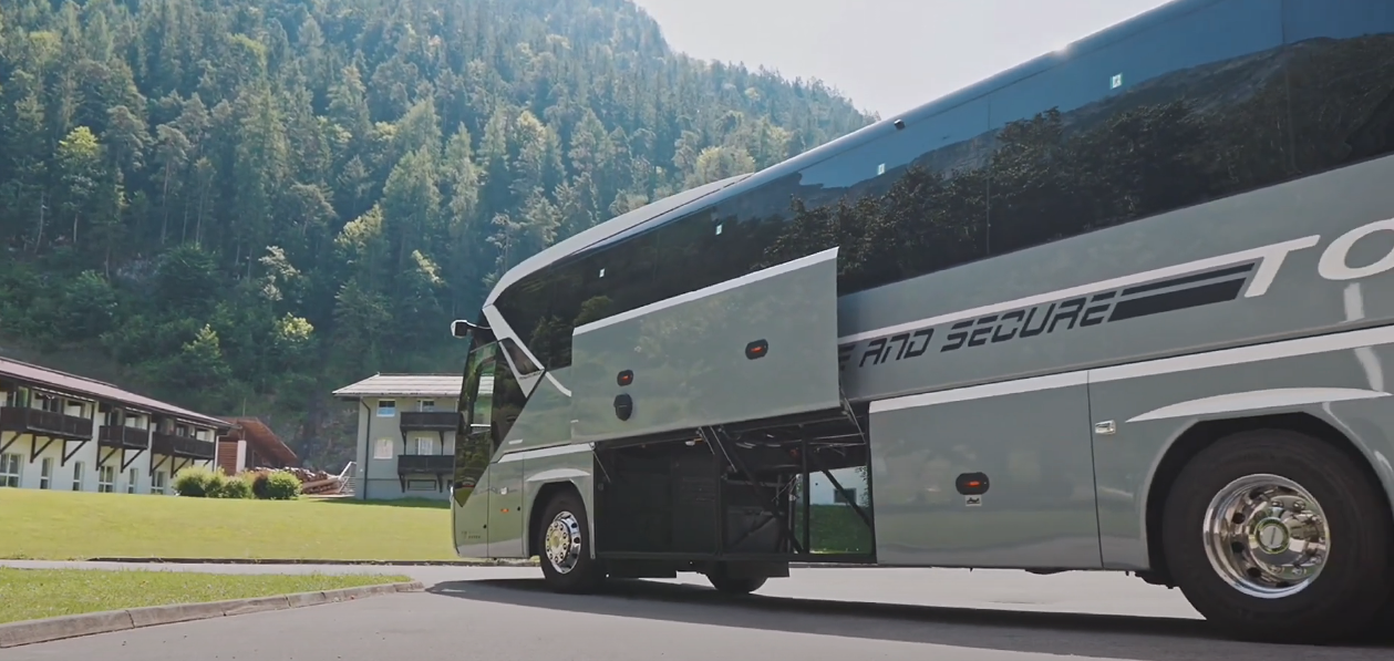 Автобус Neoplan Tourliner